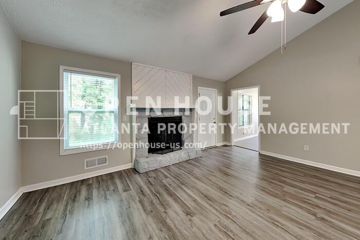 1341 Rhododendron Dr Nw - Photo 4 of 24