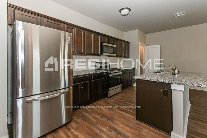 14312 Peach Tree Dr - Photo 4 of 21