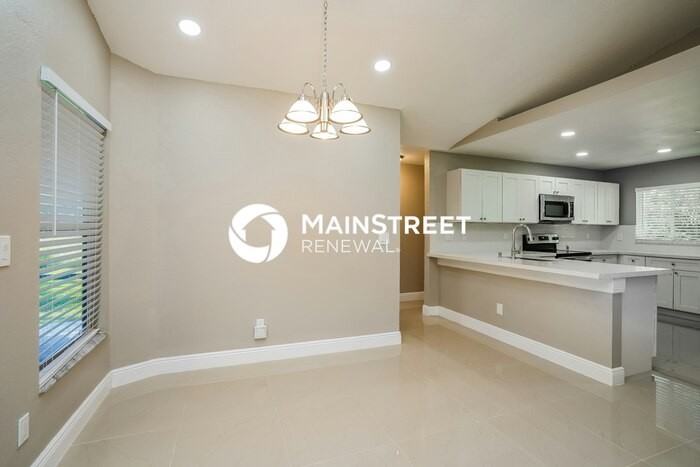 5551 Benton St - Photo 5 of 16