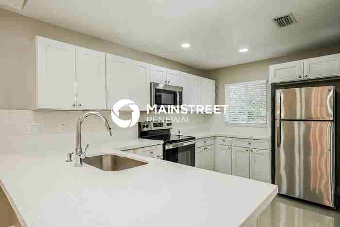 5551 Benton St - Photo 6 of 16
