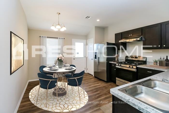 916 Klare Ln - Photo 3 of 15