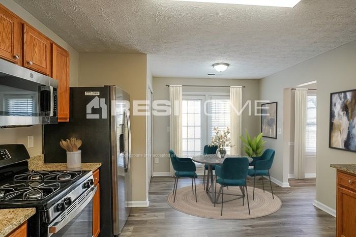 8761 Valley Lakes Ct - Photo 4 of 21