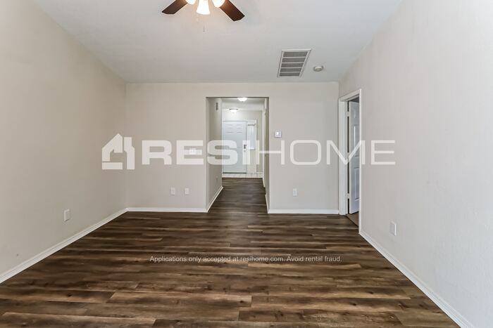 3037 Pinecrest St - Photo 5 of 19