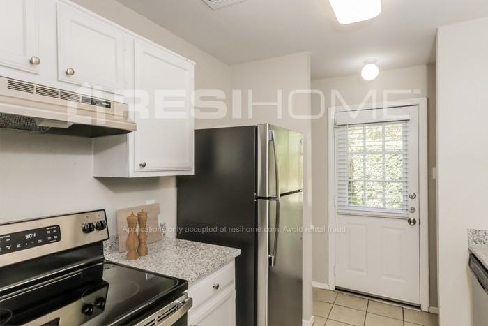 2213 Salerno Dr - Photo 2 of 17