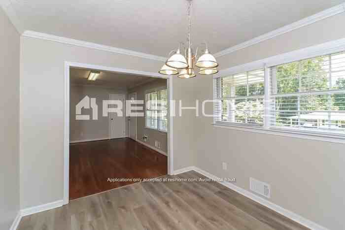2141 Sandalwood Ln Sw - Photo 7 of 20