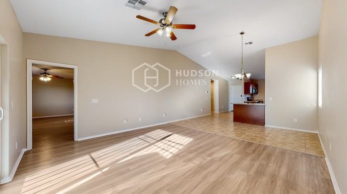 8107 S 5th Ave - Photo 7 of 26