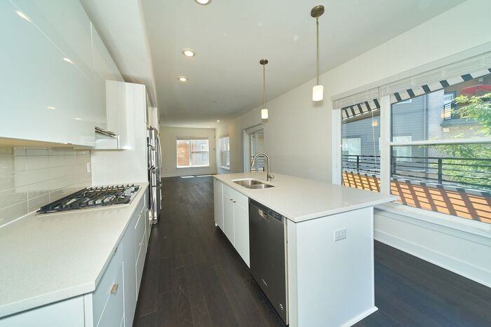 613 Fort Wayne Ave - Photo 4 of 19