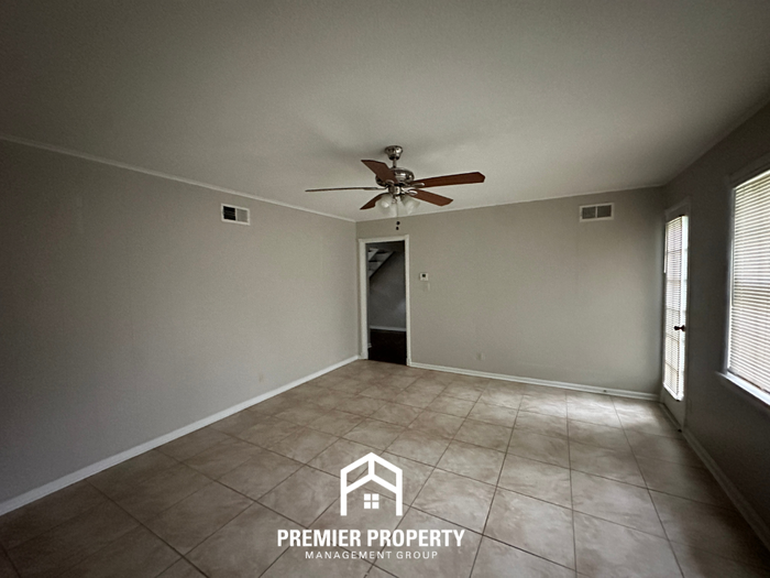 3248 Bluemont Dr - Photo 4 of 20