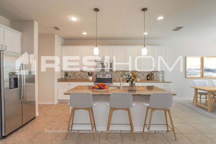 1584 Auburn Hills Ct - Photo 2 of 20
