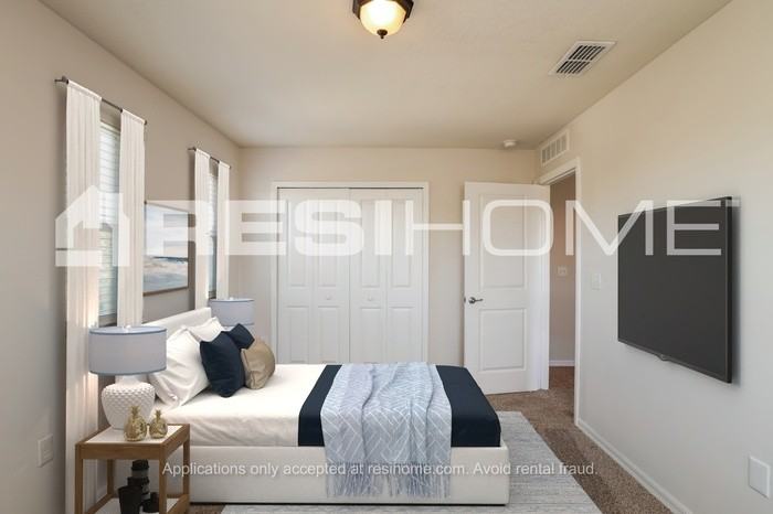 1584 Auburn Hills Ct - Photo 6 of 20