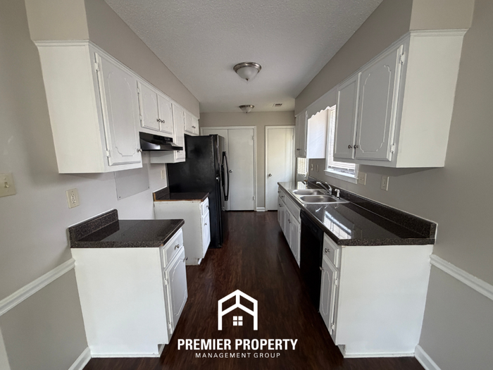 2125 Pillsbury Pl - Photo 6 of 20