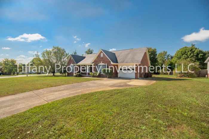 2427 Hunters Way - Photo 2 of 30