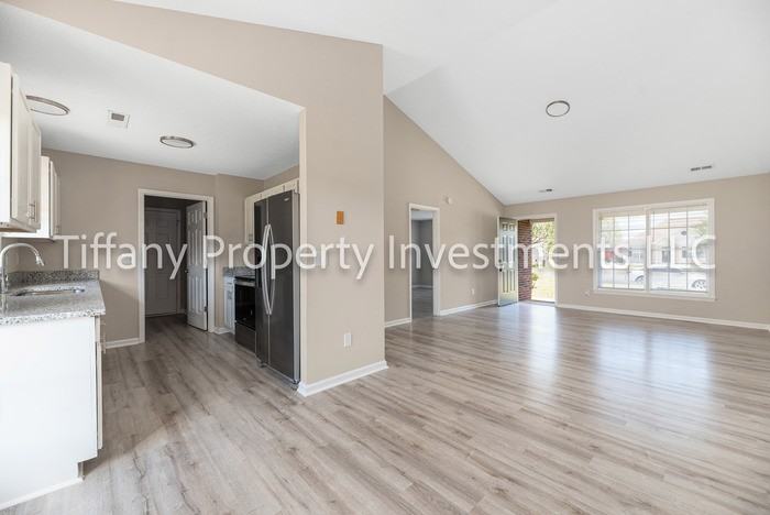 2427 Hunters Way - Photo 4 of 30