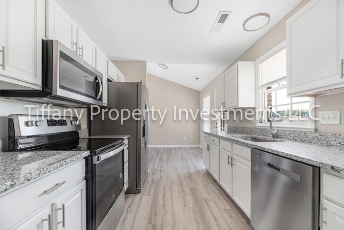 2427 Hunters Way - Photo 7 of 30