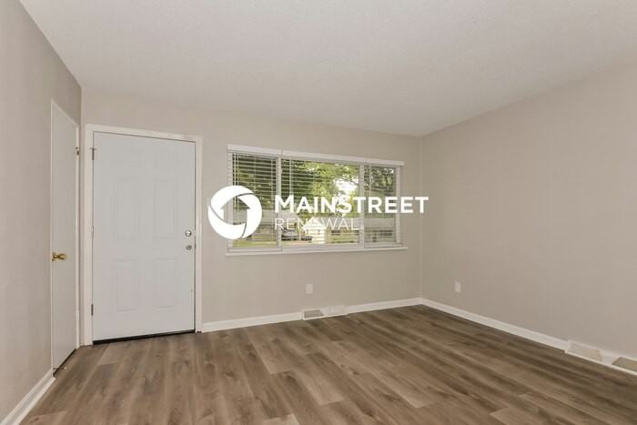 9807 Guthrie Ave - Photo 2 of 16