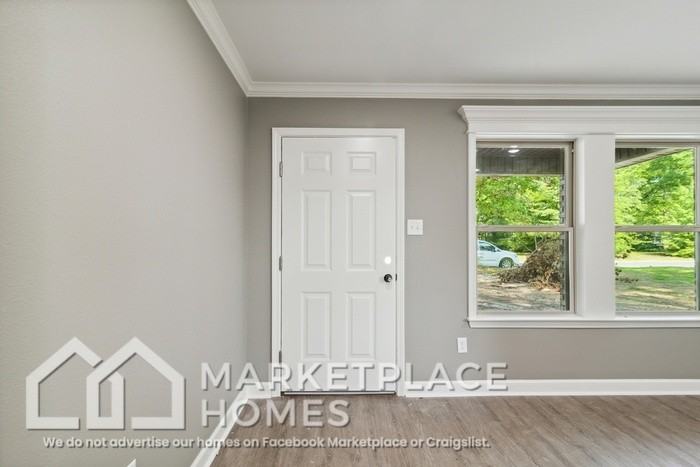 2102 Moss St - Photo 5 of 30