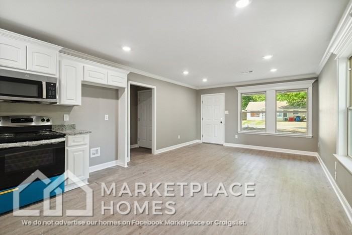 2102 Moss St - Photo 7 of 30