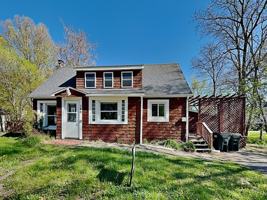featured image of 140 Park St E