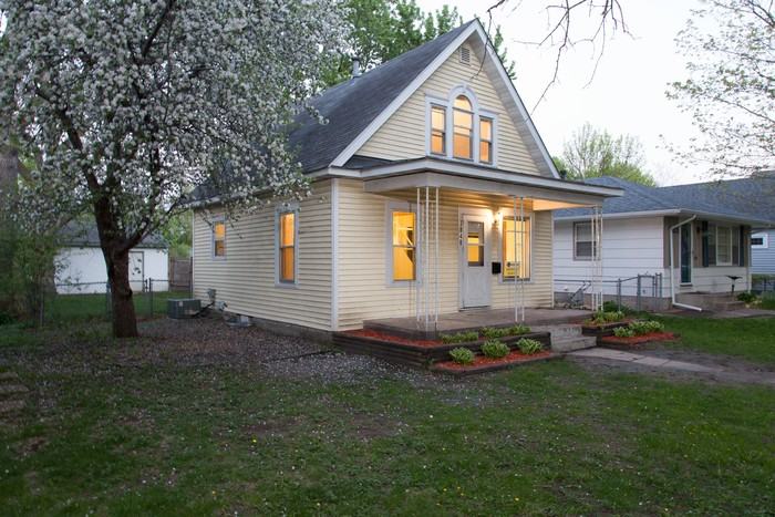 3848 Major Ave N - Photo 2 of 12