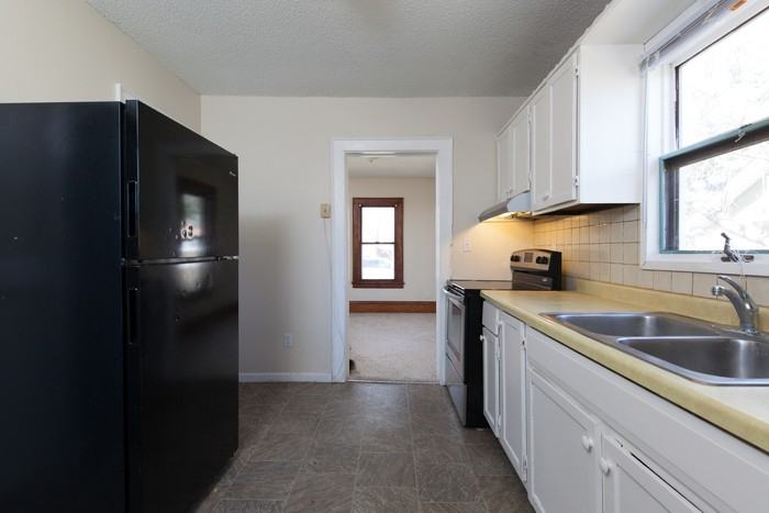 3848 Major Ave N - Photo 6 of 12