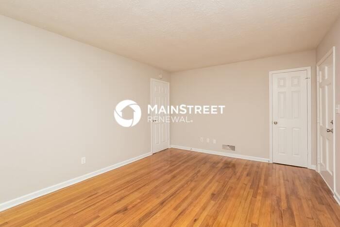 1707 Virginia Cir Sw - Photo 4 of 16