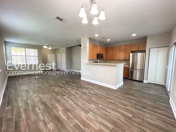 3917 Cannonsgate Ln - Photo 5 of 32