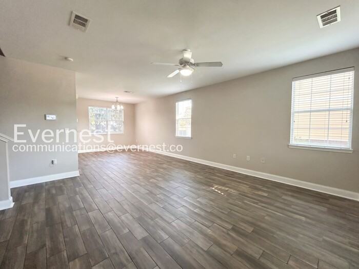 3917 Cannonsgate Ln - Photo 6 of 32