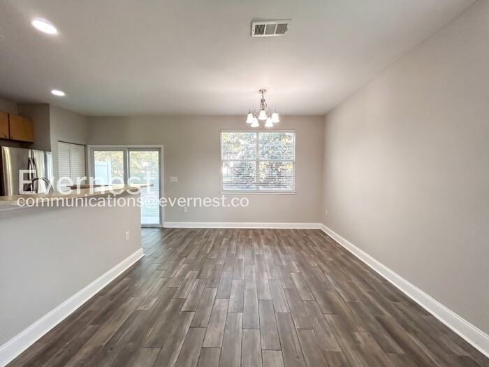 3917 Cannonsgate Ln - Photo 7 of 32