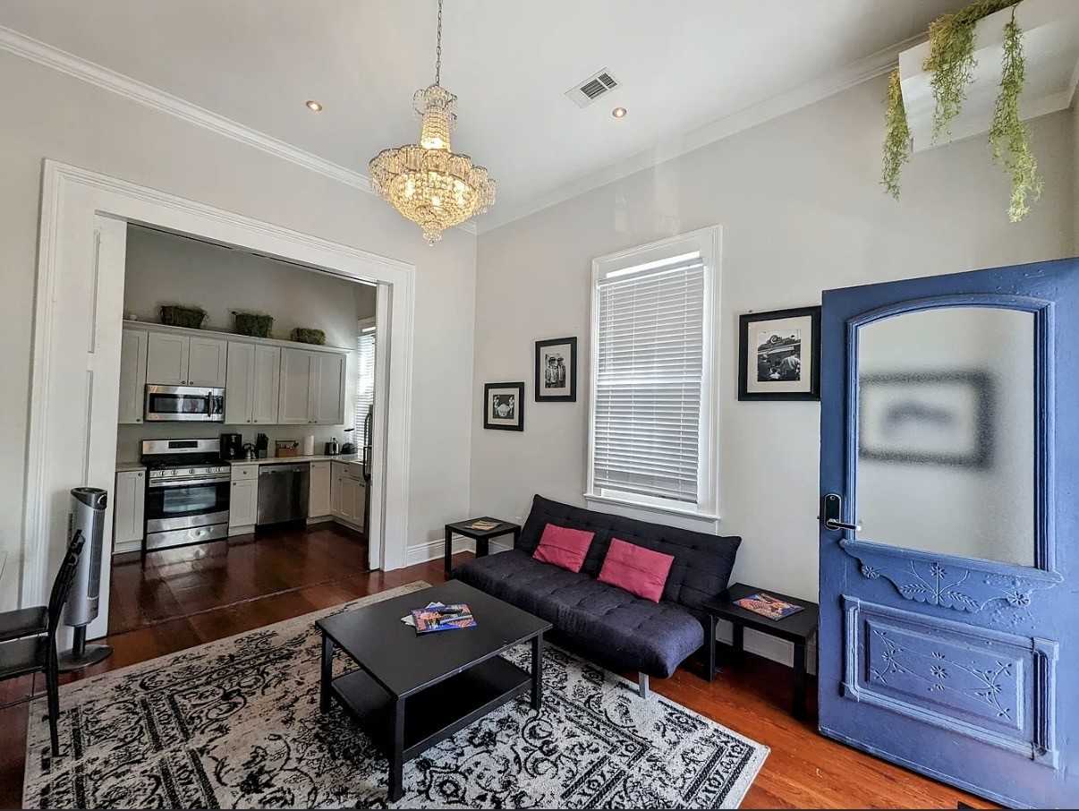 1418 Royal St #1418 - Photo 5 of 33