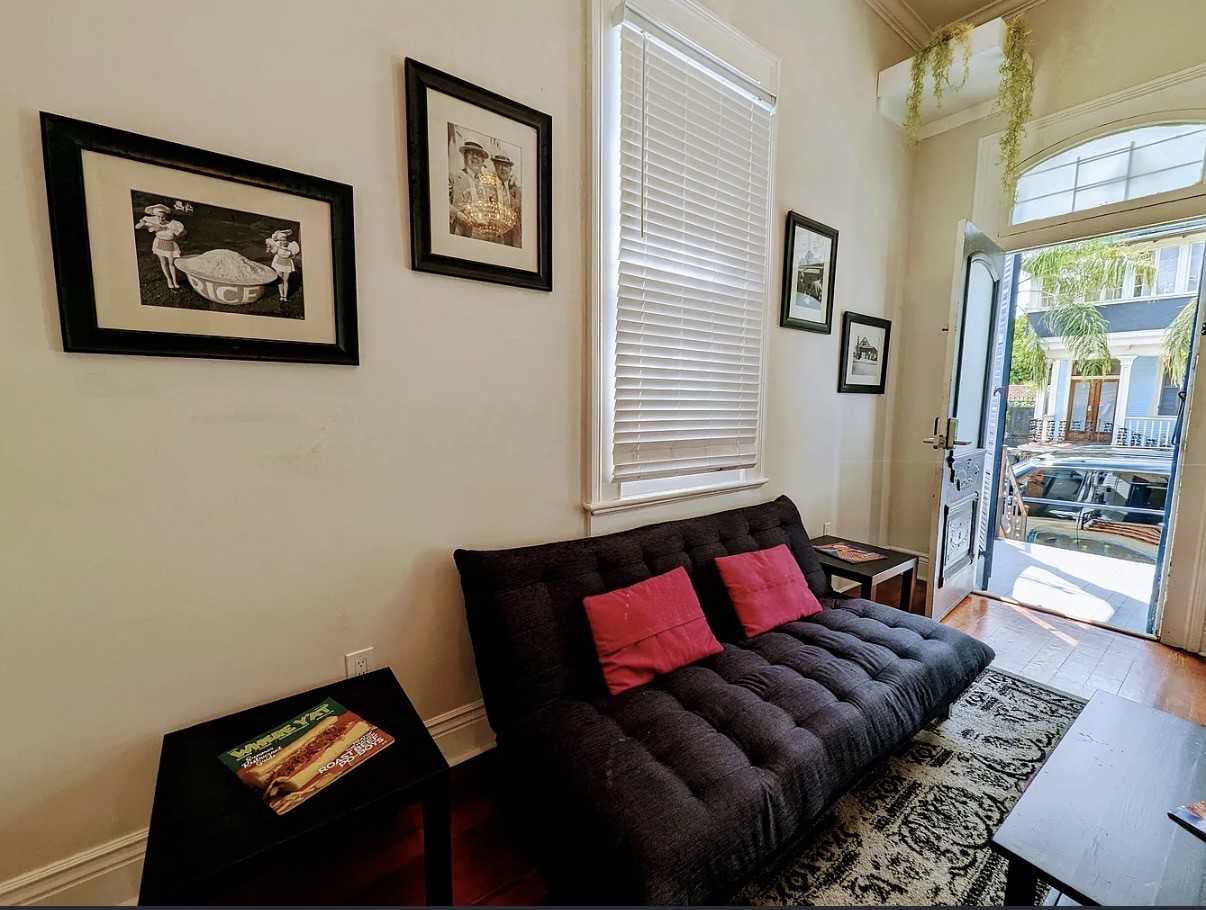 1418 Royal St #1418 - Photo 7 of 33