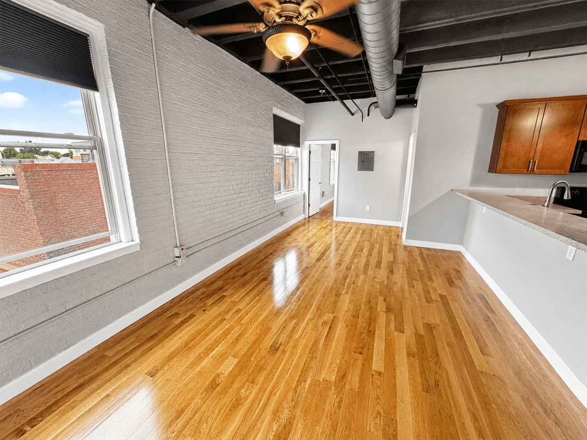 159 W Pearl St #304 - Photo 2 of 12