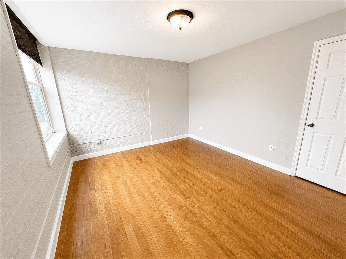 159 W Pearl St #304 - Photo 5 of 12