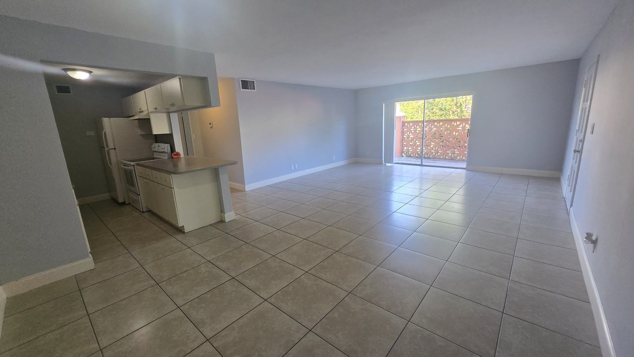 11606 Nw 29th St #1A - Photo 5 of 13