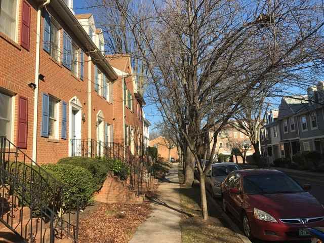 1174 N Vermont St #1 - Photo 4 of 41
