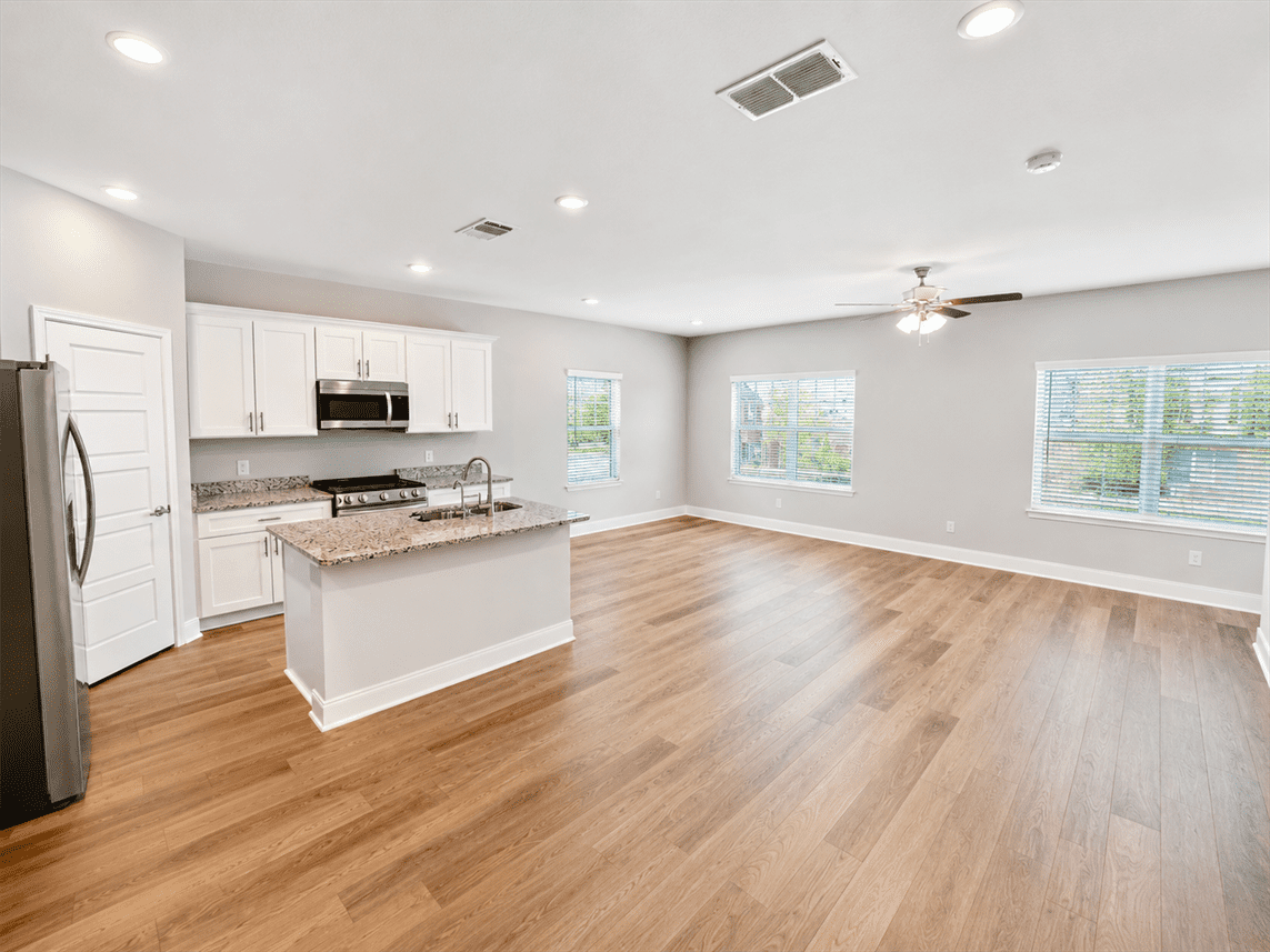 7141 Magnolia Crk #201 - Photo 3 of 14