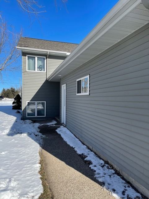 413 Lilac Ln - Photo 2 of 18