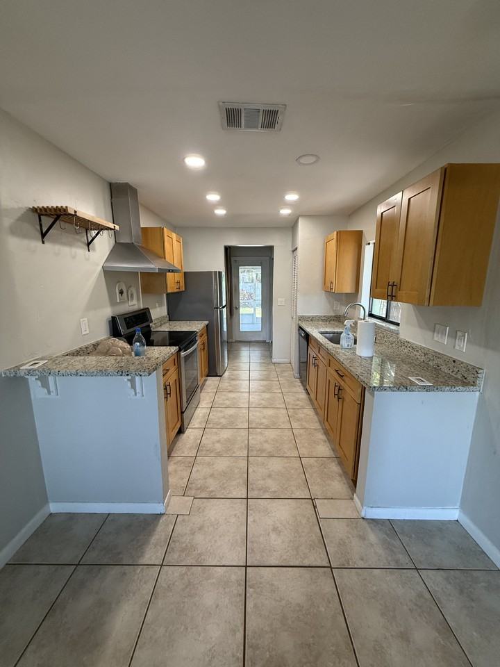 3188 Ponce De Leon Dr #NA - Photo 4 of 11