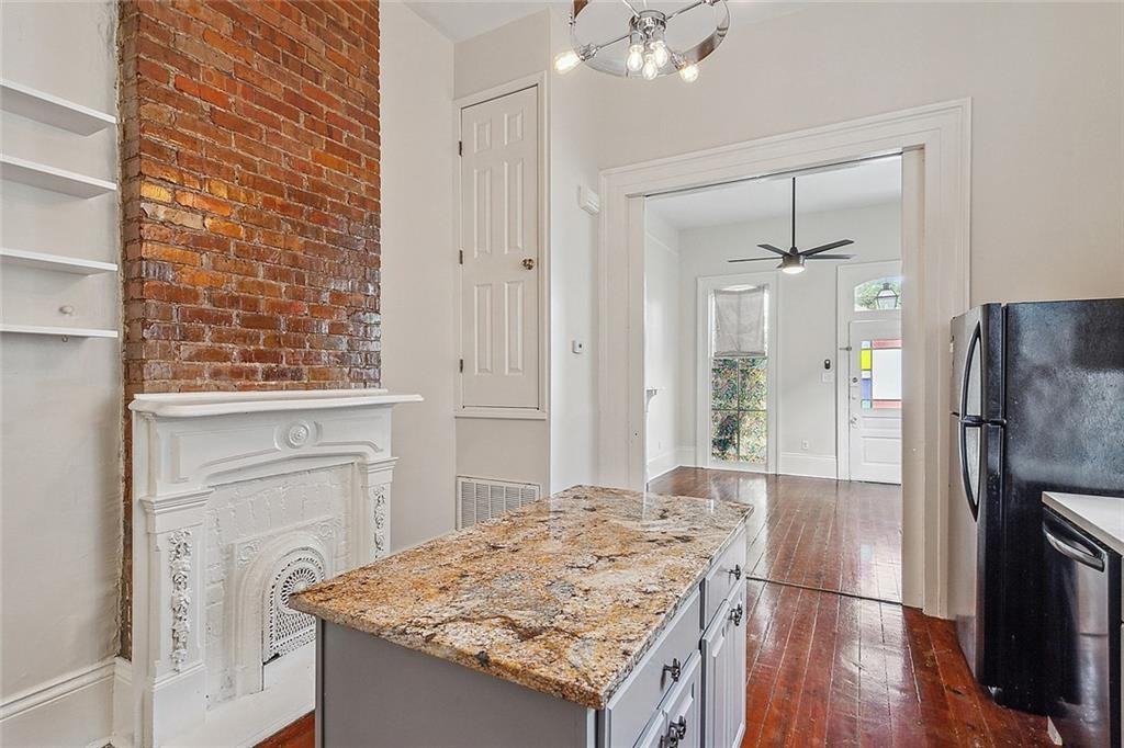334 Elmira Ave #334 - Photo 2 of 11