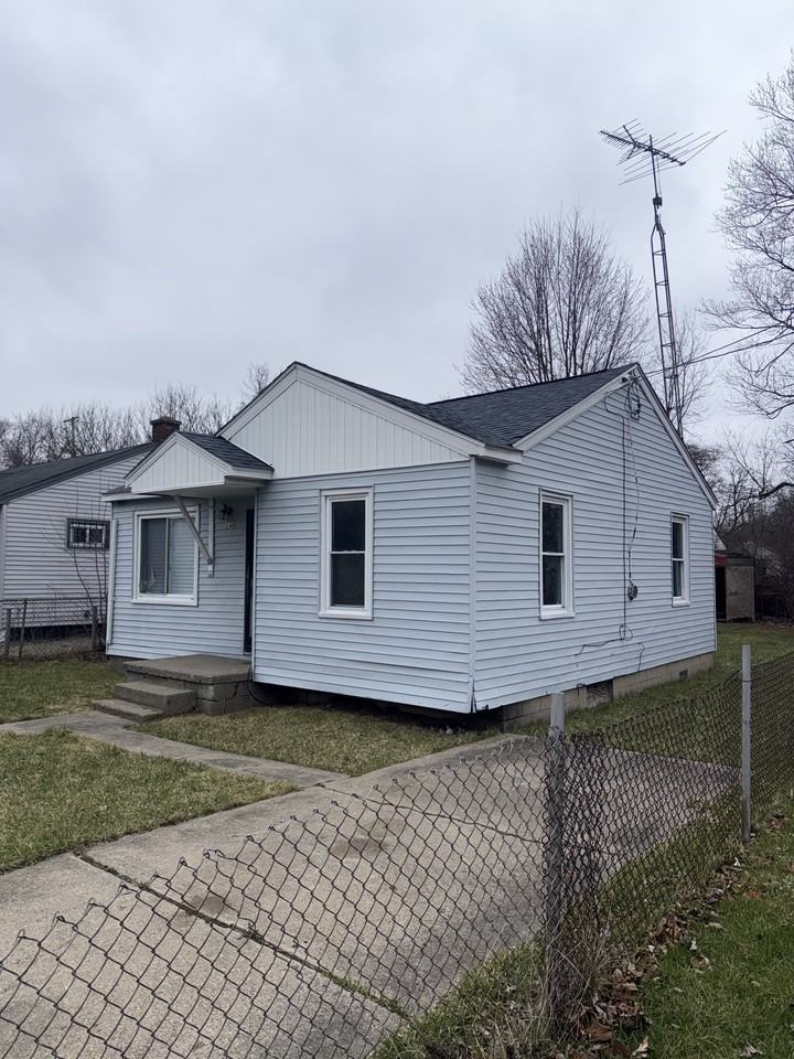246 E York Ave #NA - Photo 2 of 18