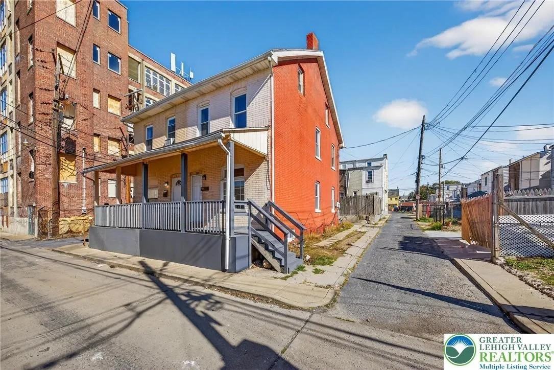 739 N Hazel St #NA - Photo 2 of 17
