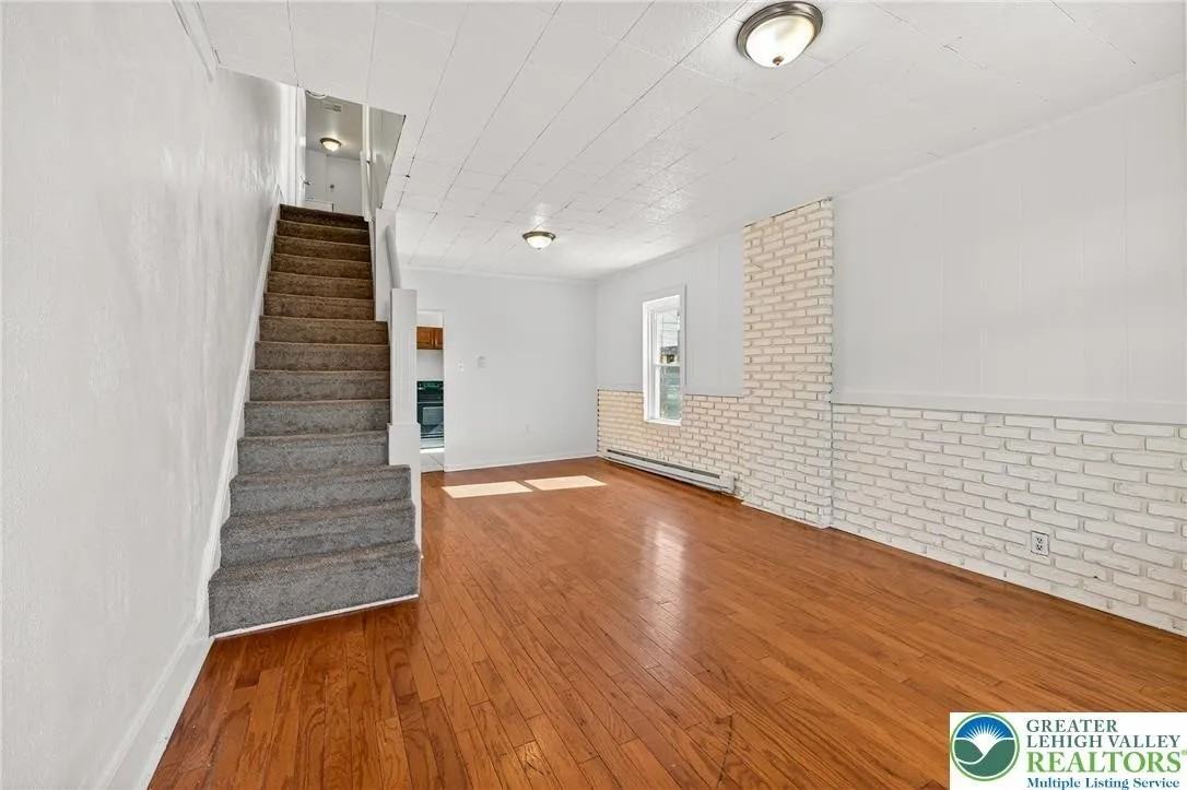 739 N Hazel St #NA - Photo 5 of 17