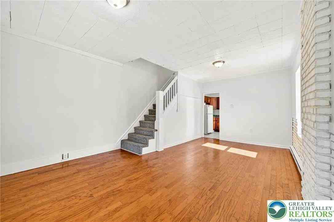 739 N Hazel St #NA - Photo 6 of 17