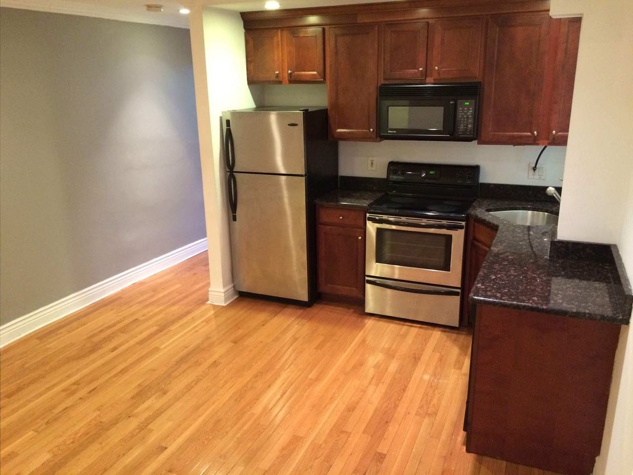 1910 Fairmount Ave #1R - Photo 4 of 9