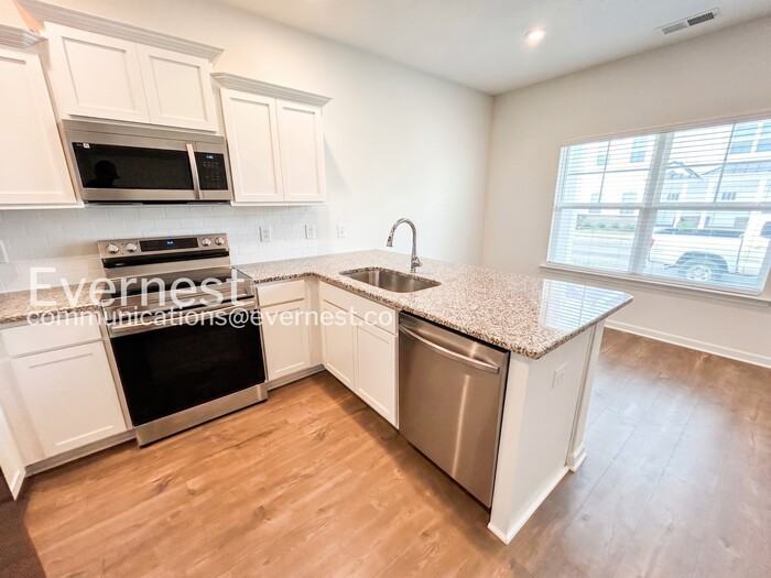 232 Ansley Way - Photo 7 of 28