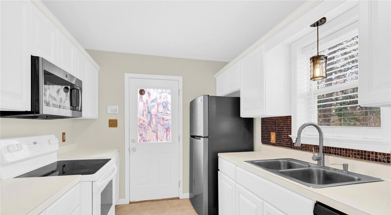 340 Vernon Ln #NA - Photo 5 of 16