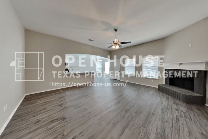 904 Sycamore St - Photo 4 of 22