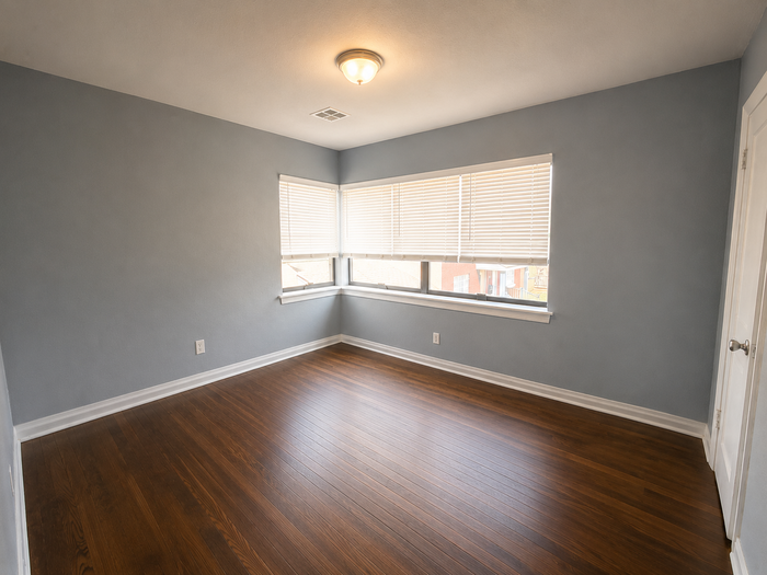 1921 Ne 25th St #3 - Photo 2 of 4