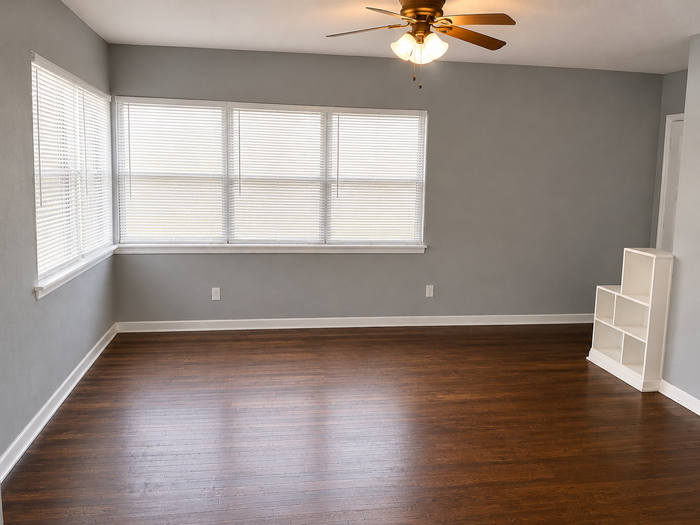 1921 Ne 25th St #3 - Photo 4 of 4