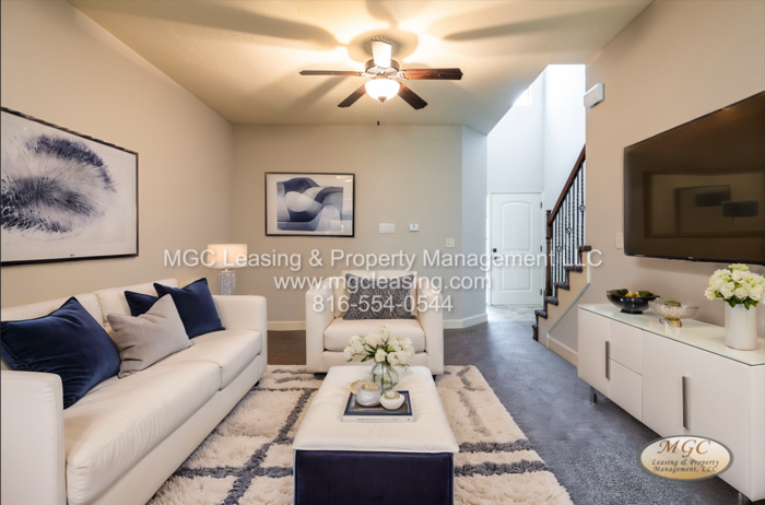 2104 Sw Timbertrace Ln - Photo 2 of 20