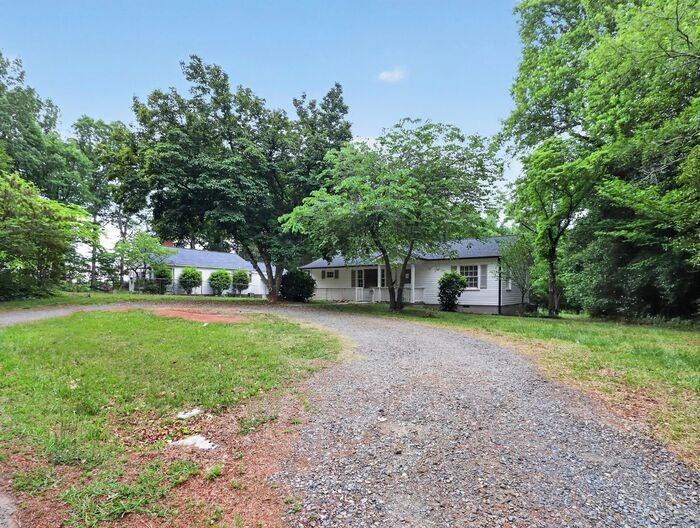 14024 Cabarrus Rd - Photo 3 of 40